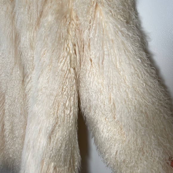Vintage Tibet Lamb Fur Coat with Satin Lining - Rare and Pristine - Picture 6 of 16